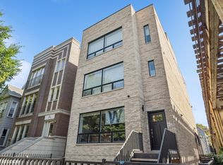 Exterior of 3415 N Bosworth Ave, Unit 1